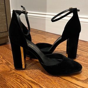 Lulus Laura Black Velvet Ankle Strap Heels Size 8 NEW